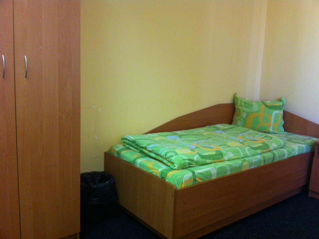 Molodizhniy Hostel Lviv Szoba fotó