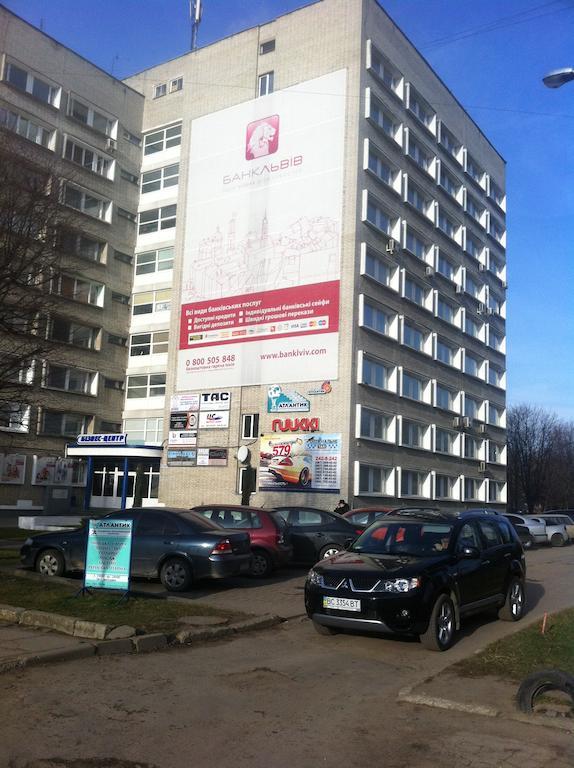 Molodizhniy Hostel Lviv Kültér fotó
