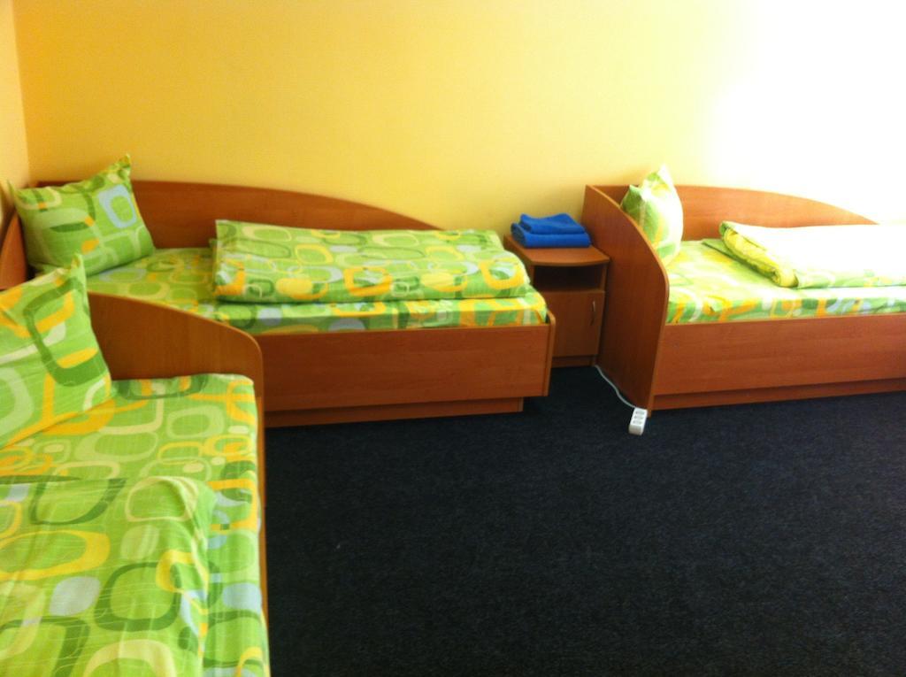 Molodizhniy Hostel Lviv Szoba fotó
