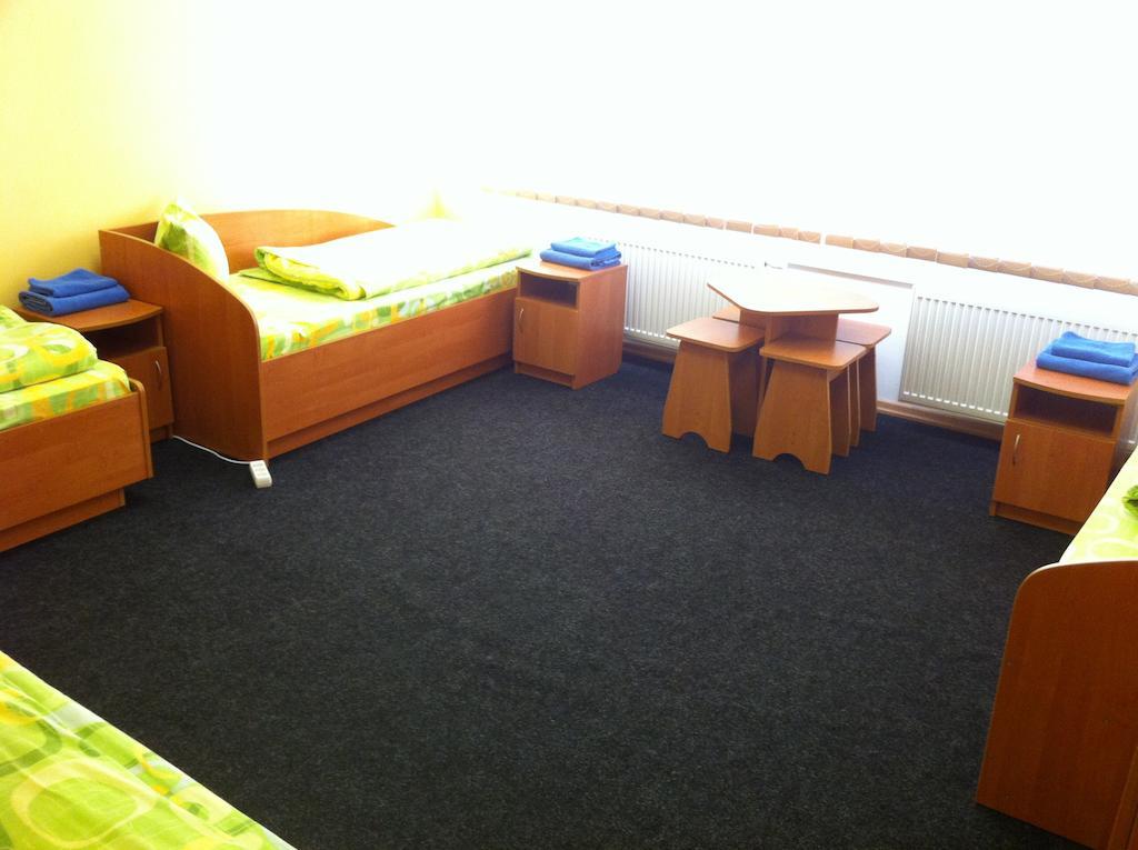 Molodizhniy Hostel Lviv Szoba fotó