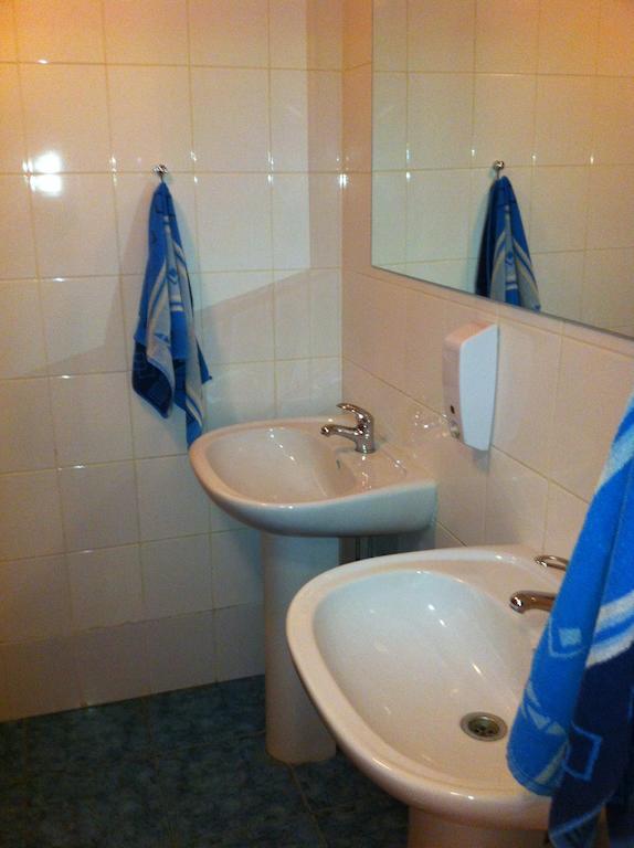 Molodizhniy Hostel Lviv Kültér fotó