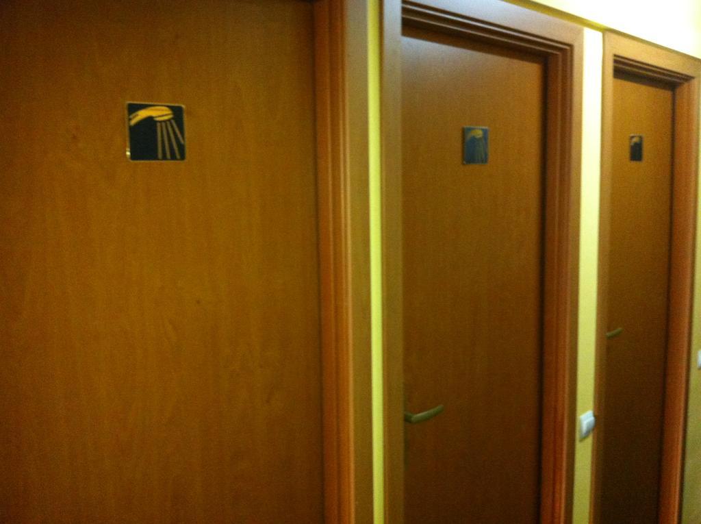 Molodizhniy Hostel Lviv Kültér fotó